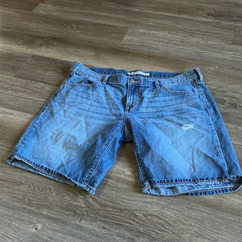 Old Navy Jean Shorts Woman’s size 16